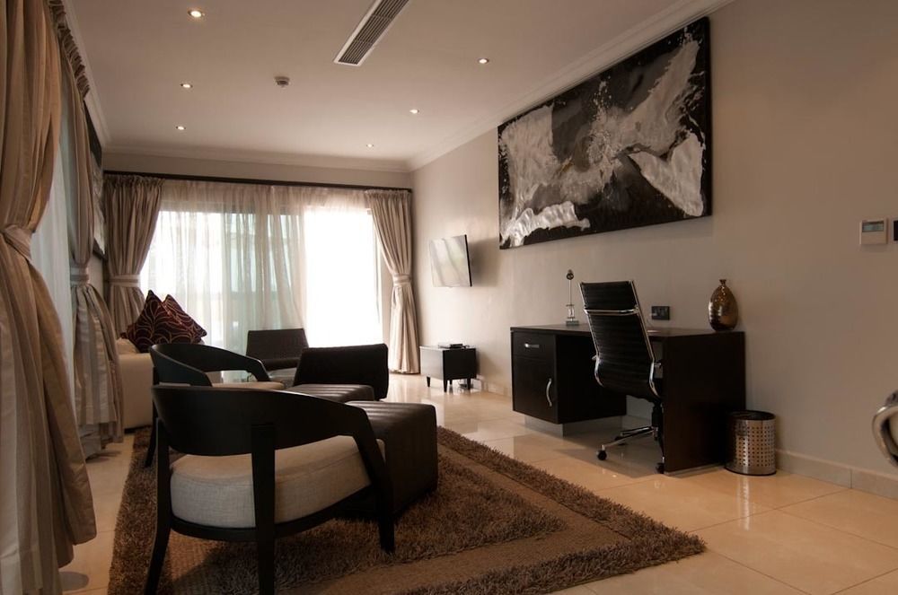 L'Eola Suites Abuja Esterno foto