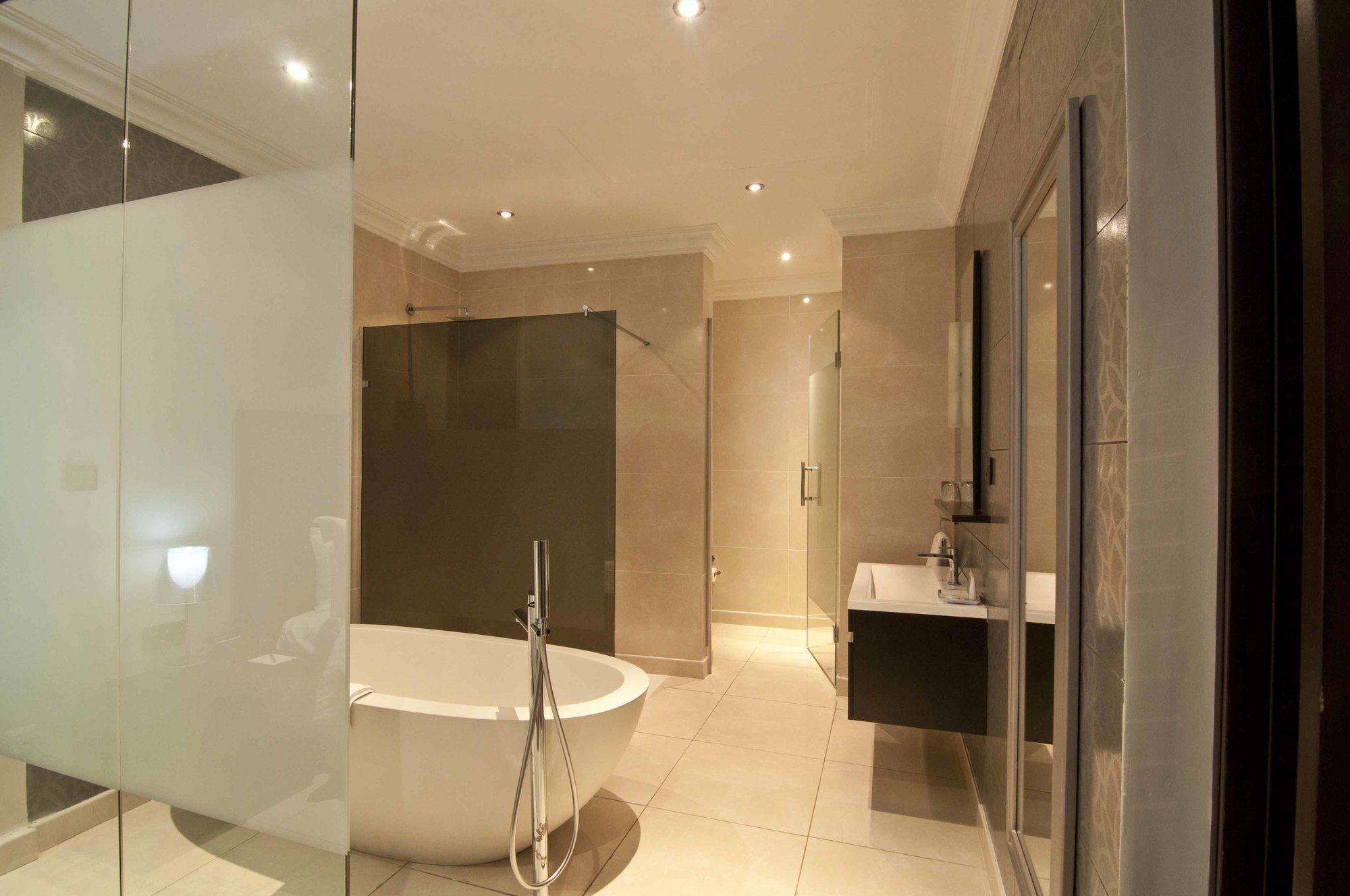 L'Eola Suites Abuja Esterno foto