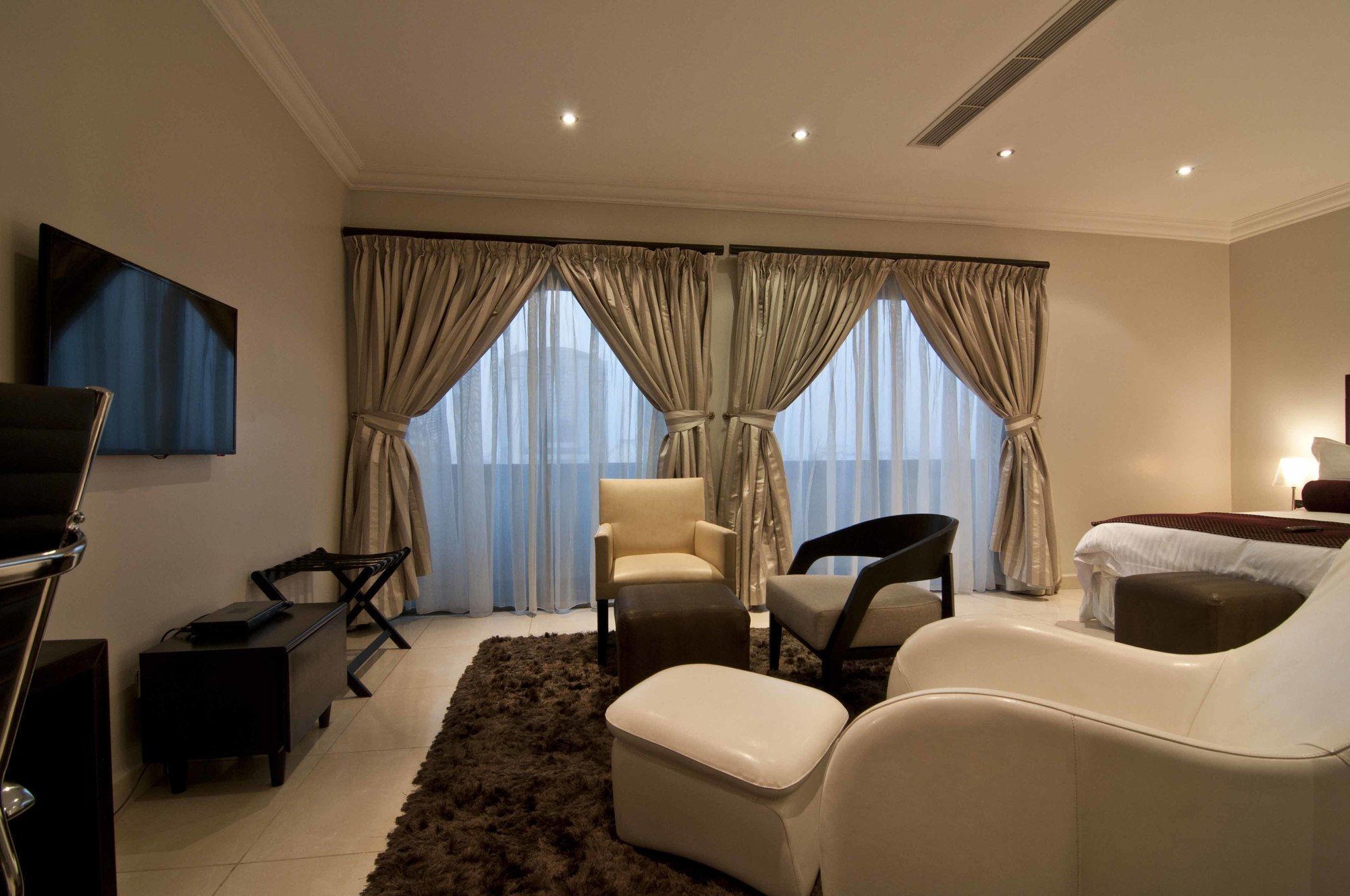 L'Eola Suites Abuja Esterno foto