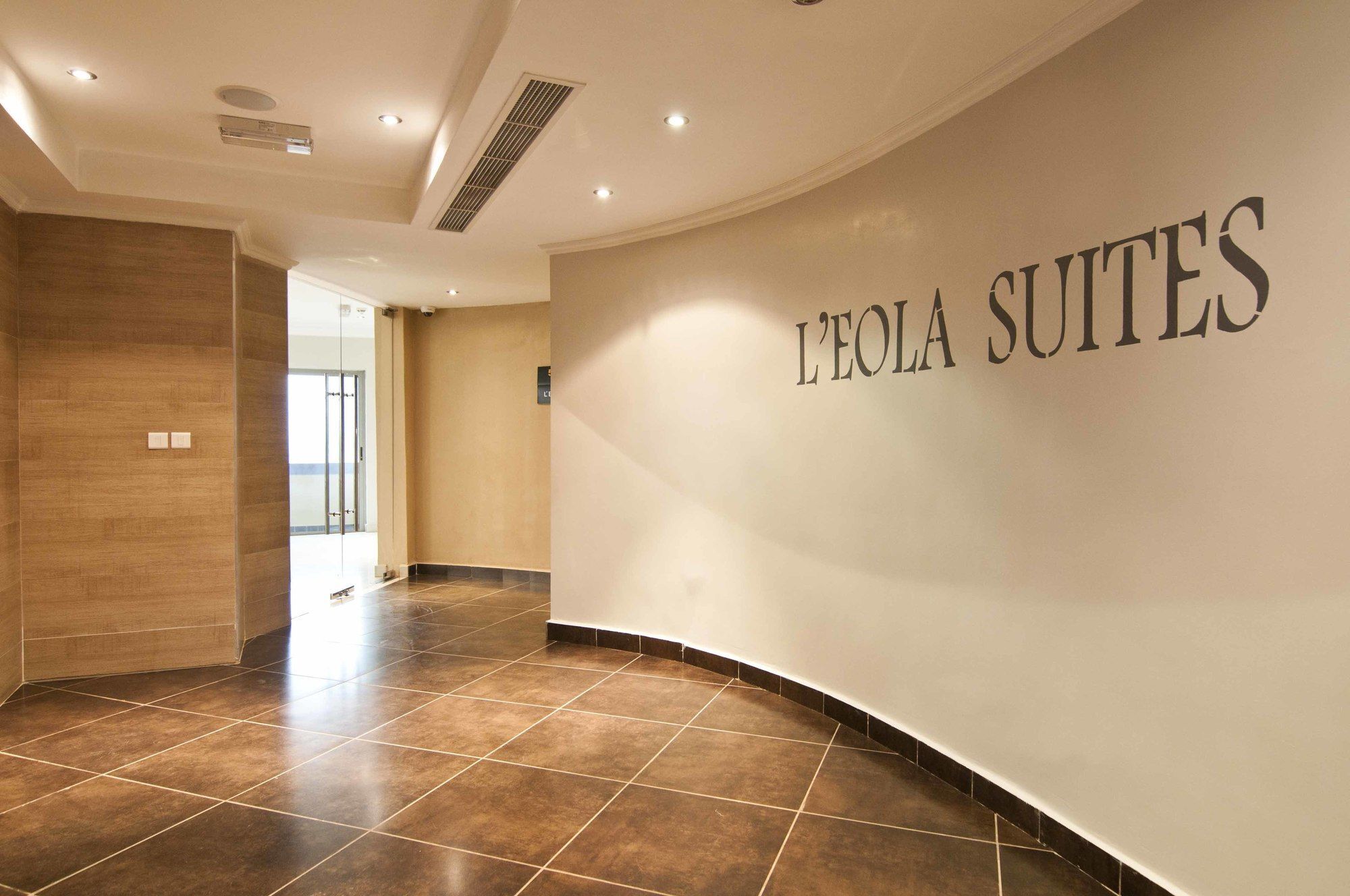 L'Eola Suites Abuja Esterno foto