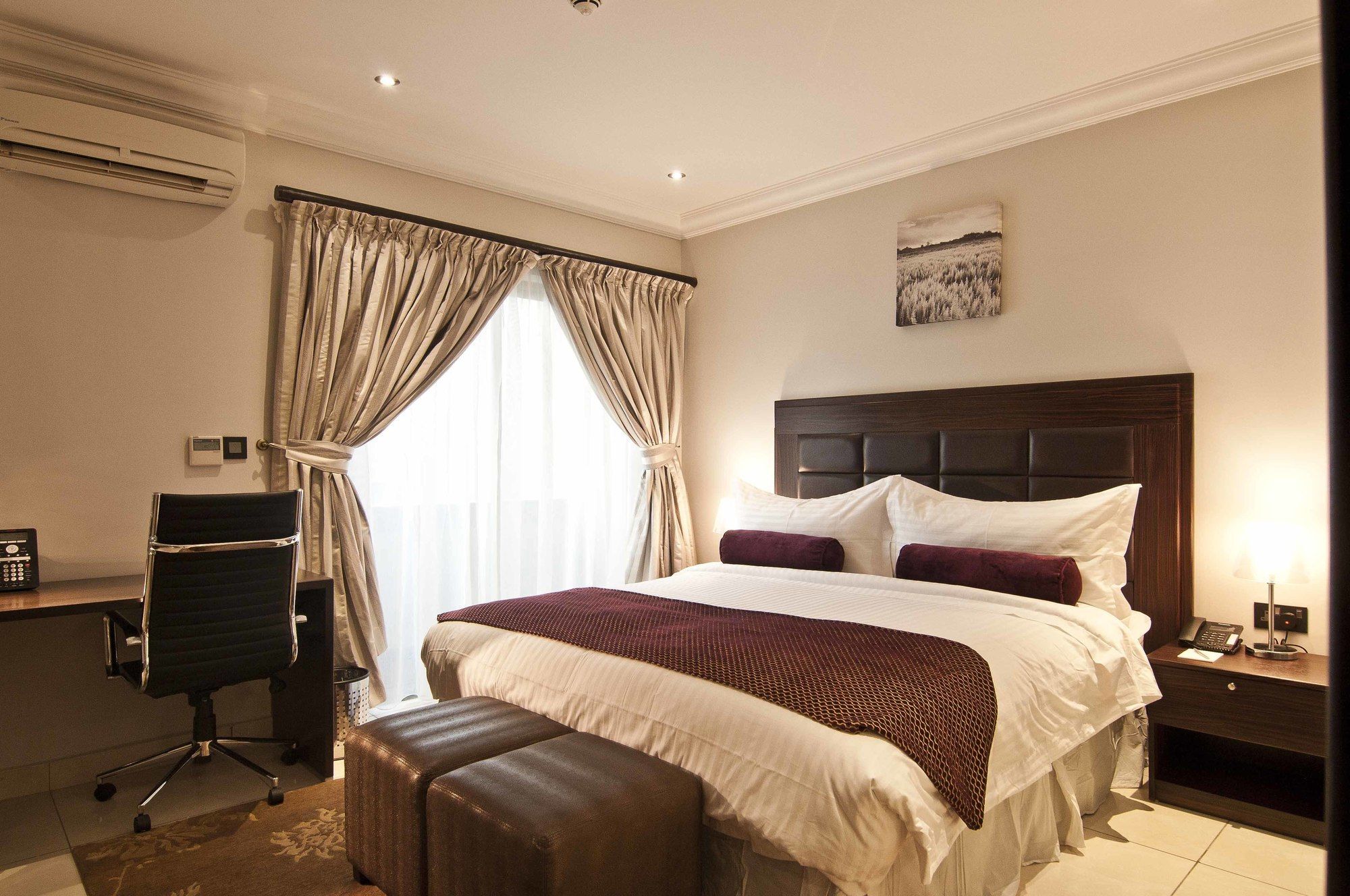 L'Eola Suites Abuja Esterno foto